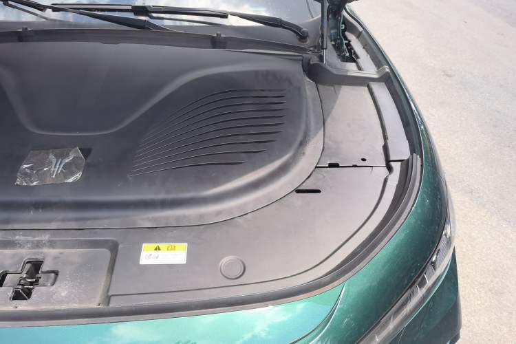 Used VOYAH FREE 2025 318 318 km Rear-Drive Touring Edition Engine Bay Left