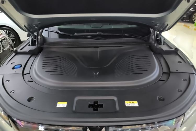 Used VOYAH FREE 2025 Model FREE+ Rear-Drive Qiankun Edition Engine Bay
