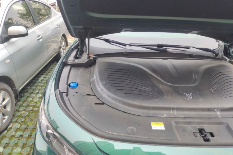 Used VOYAH FREE 2025 318 318 km Rear-Drive Touring Edition Engine Bay Right