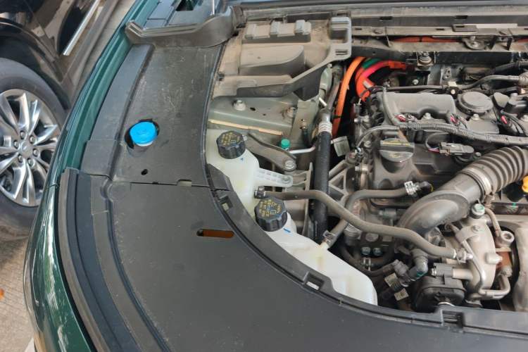 Used VOYAH FREE 2025 318 259 km All-Wheel-Drive Exploration Edition Engine Bay Right