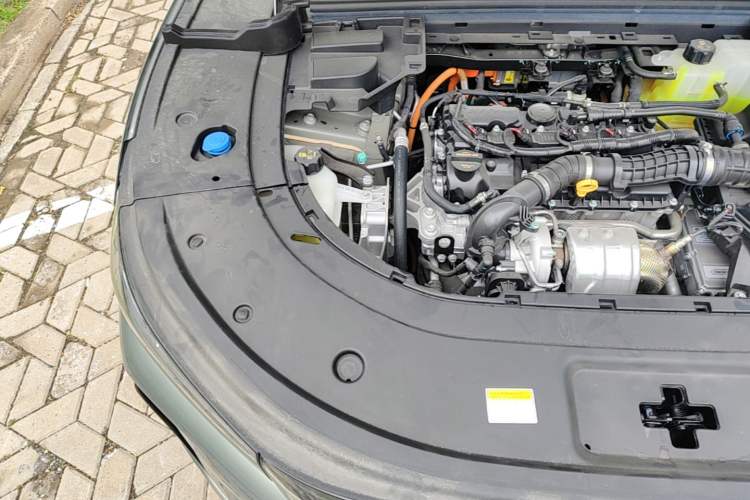 Used VOYAH FREE 2025 Model FREE+ Rear-Drive Qiankun Edition Engine Bay Right