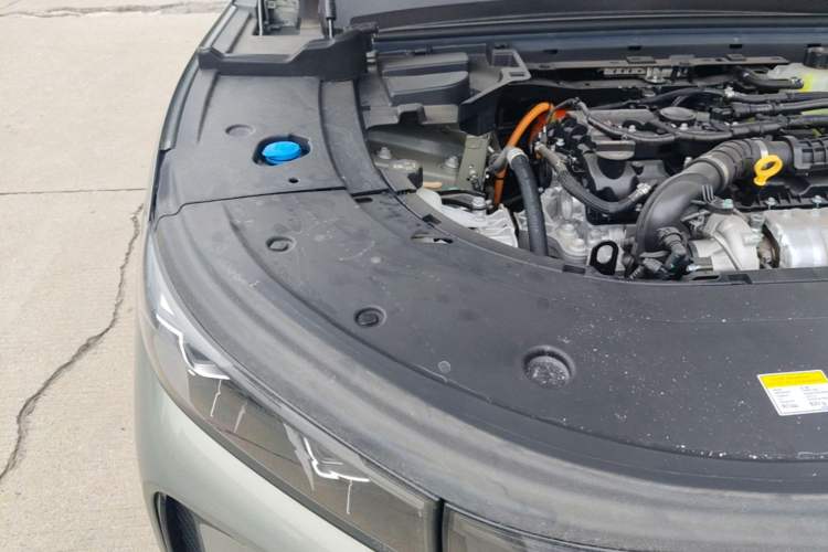 Used VOYAH FREE 2025 Model FREE+ Rear-Drive Qiankun Edition Engine Bay Right