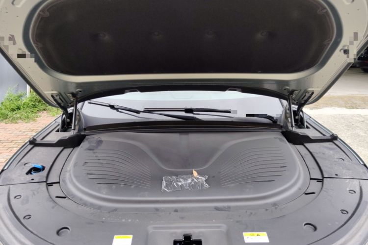 Used VOYAH FREE 2025 Model FREE+ Four-Wheel-Drive Qiankun Edition Engine Bay