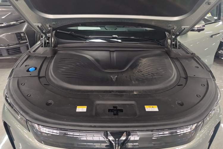 Used VOYAH FREE 2025 Model FREE+ Rear-Drive Qiankun Edition Engine Bay
