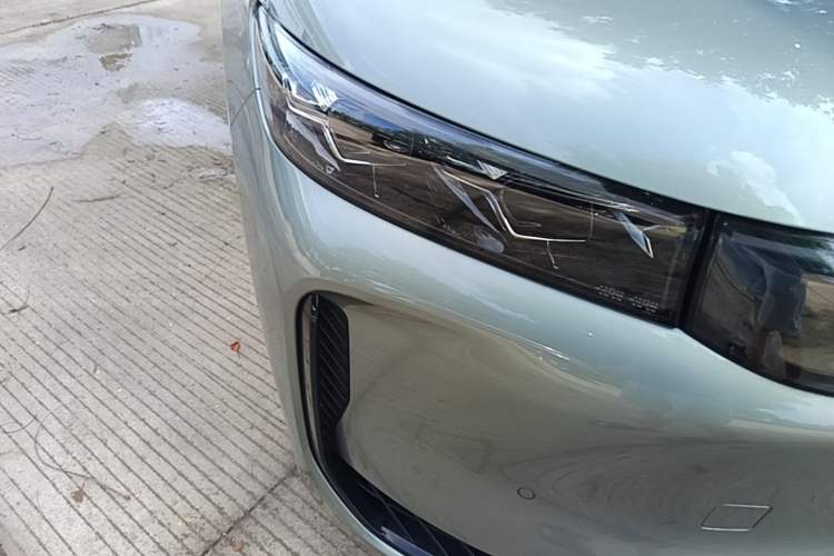 Used VOYAH FREE 2025 Model FREE+ Rear-Drive Qiankun Edition Exterior 3