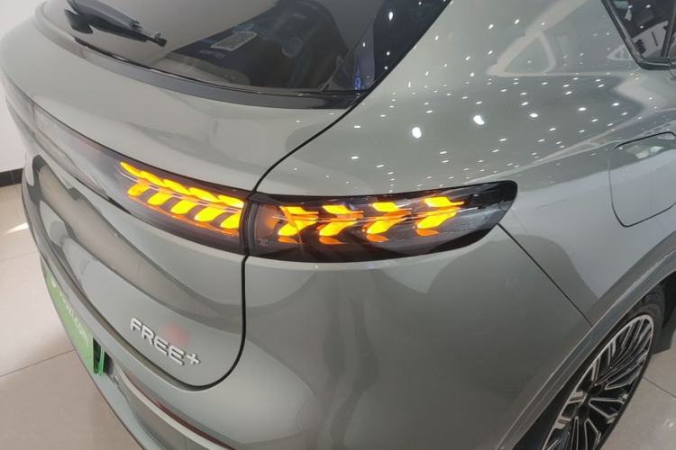 Used VOYAH FREE 2025 Model FREE+ Four-Wheel-Drive Qiankun Edition Exterior 3