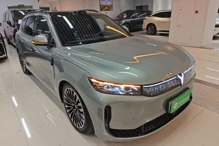 Used VOYAH FREE 2025 Model FREE+ Four-Wheel-Drive Qiankun Edition Front Right 45 Deg