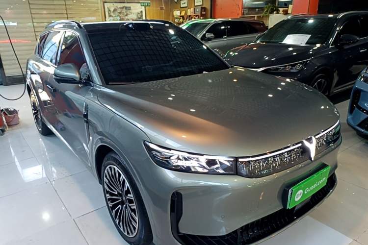 Used VOYAH FREE 2025 Model FREE+ Rear-Drive Qiankun Edition Front Right 45 Deg