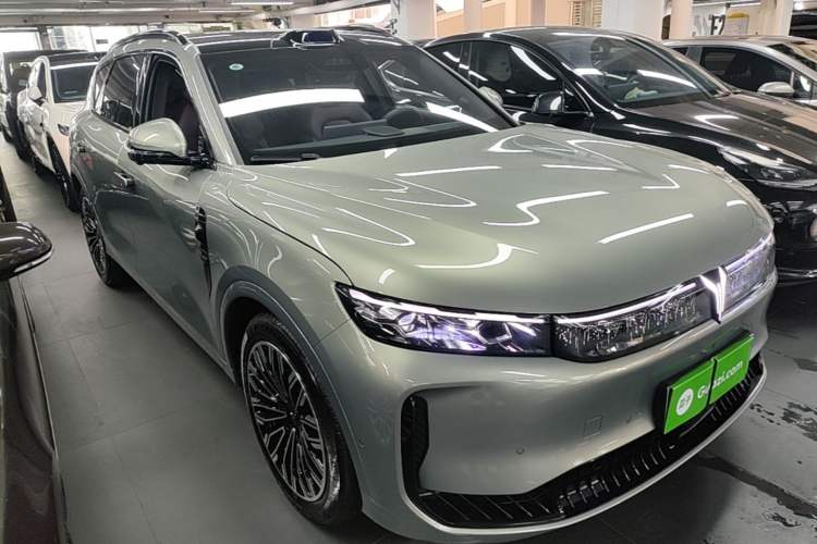 Used VOYAH FREE 2025 Model FREE+ Rear-Drive Qiankun Edition Front Right 45 Deg