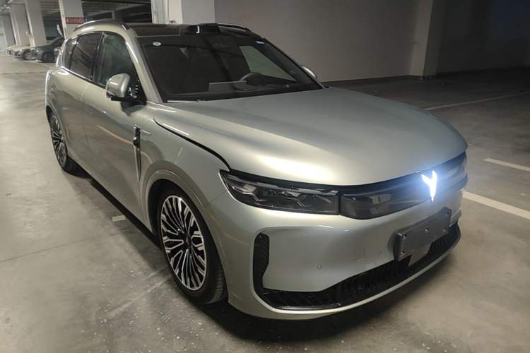 Used VOYAH FREE 2025 Model FREE+ Four-Wheel-Drive Qiankun Edition Front Right 45 Deg