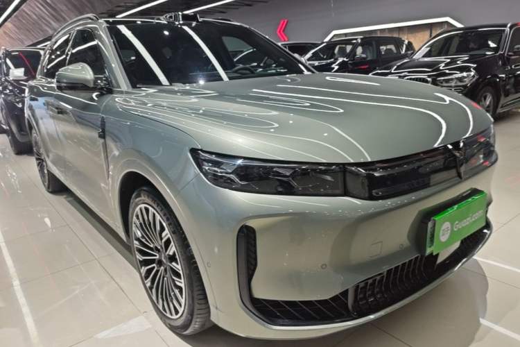 Used VOYAH FREE 2025 Model FREE+ Rear-Drive Qiankun Edition Front Right 45 Deg