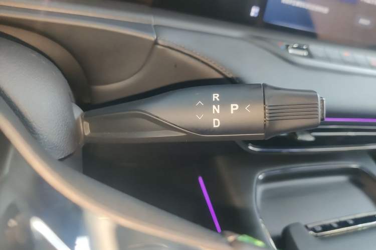 Used VOYAH FREE 2025 318 318 km Rear-Drive Touring Edition Gear Lever