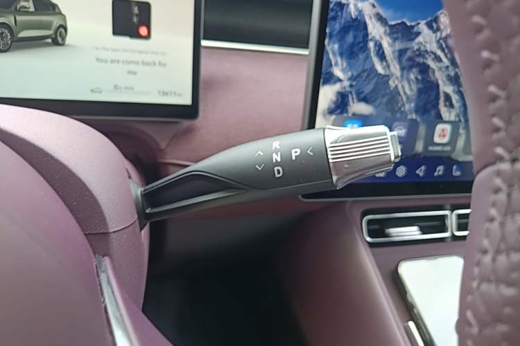Used VOYAH FREE 2025 Model FREE+ Rear-Drive Qiankun Edition Gear Lever