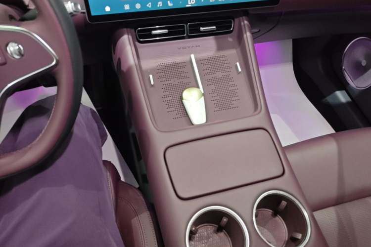 Used VOYAH FREE 2025 Model FREE+ Rear-Drive Qiankun Edition Gear Lever