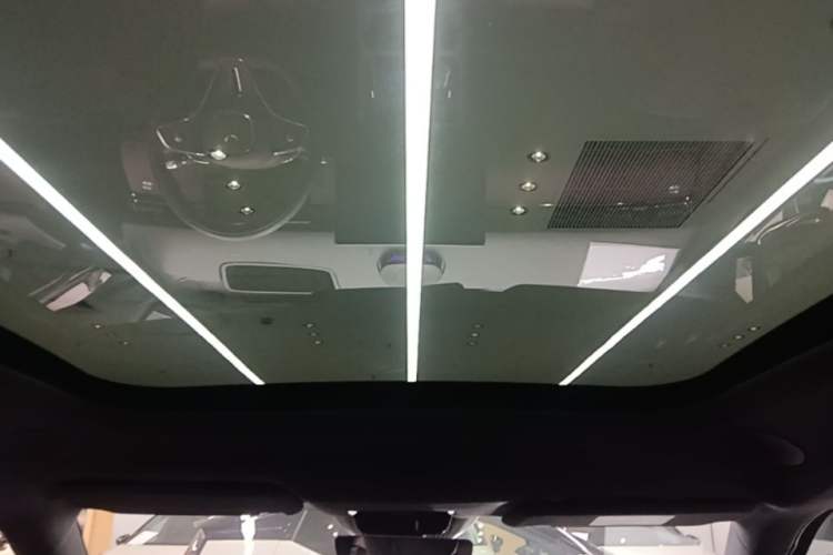 Used VOYAH FREE 2025 Model FREE+ Four-Wheel-Drive Qiankun Edition Headliner