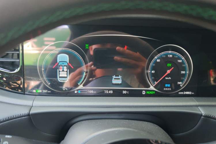 Used VOYAH FREE 2025 318 259 km All-Wheel-Drive Exploration Edition Instrument Cluster