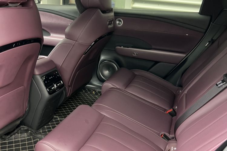 Used VOYAH FREE 2025 Model FREE+ Rear-Drive Qiankun Edition Interior 3