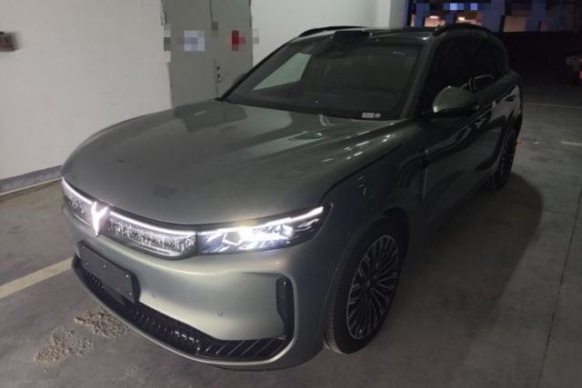 Used VOYAH FREE 2025 Model FREE+ Four-Wheel-Drive Qiankun Edition