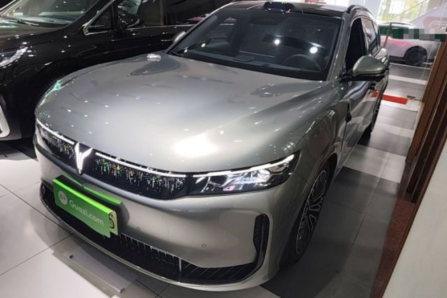 Used VOYAH FREE 2025 Model FREE+ Four-Wheel-Drive Qiankun Edition