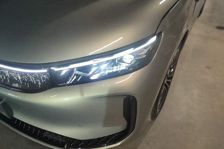 Used VOYAH FREE 2025 Model FREE+ Rear-Drive Qiankun Edition Left Front Headlight