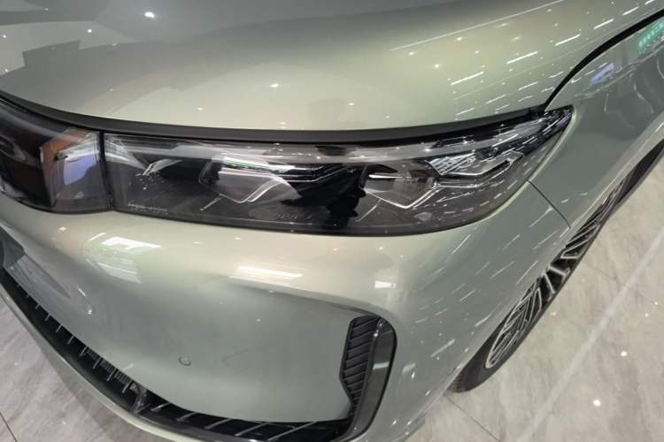 Used VOYAH FREE 2025 Model FREE+ Four-Wheel-Drive Qiankun Edition Left Front Headlight