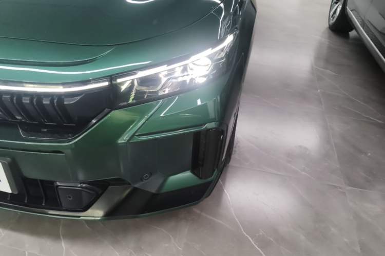 Used VOYAH FREE 2025 318 318 km Rear-Drive Touring Edition Left Front Headlight