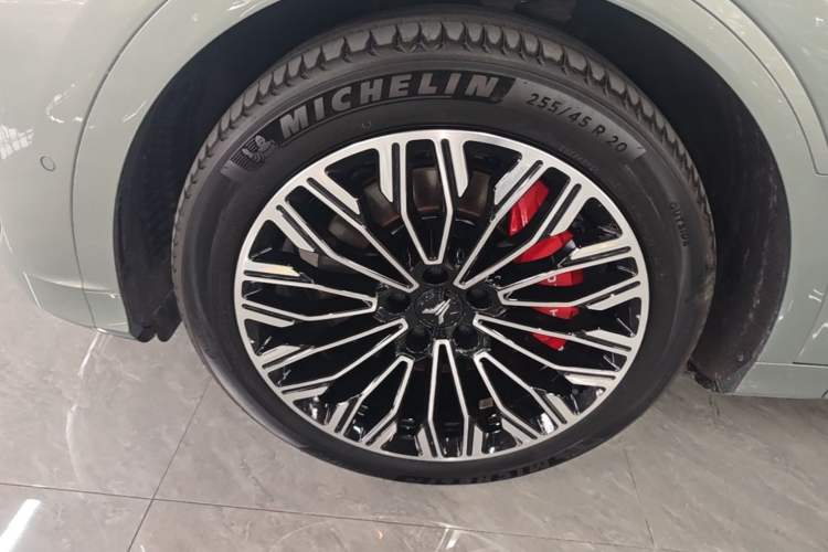 Used VOYAH FREE 2025 Model FREE+ Rear-Drive Qiankun Edition Left Front Wheel Hub