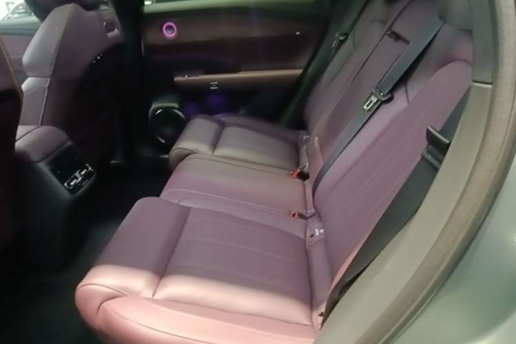 Used VOYAH FREE 2025 Model FREE+ Four-Wheel-Drive Qiankun Edition Left Rear Seat