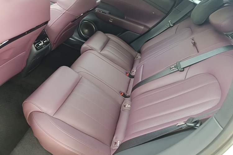 Used VOYAH FREE 2025 Model FREE+ Rear-Drive Qiankun Edition Left Rear Seat