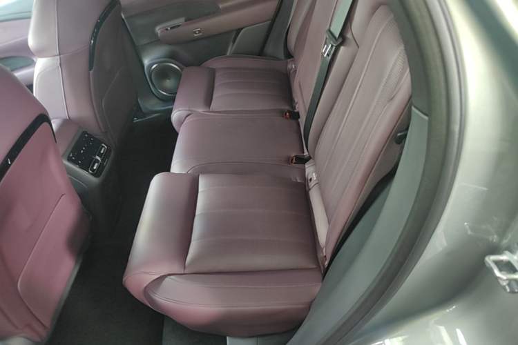 Used VOYAH FREE 2025 Model FREE+ Four-Wheel-Drive Qiankun Edition Left Rear Seat