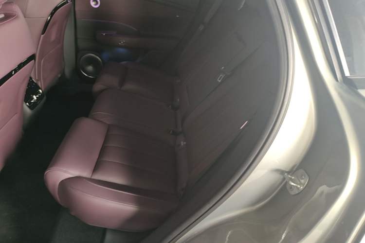 Used VOYAH FREE 2025 Model FREE+ Rear-Drive Qiankun Edition Left Rear Seat