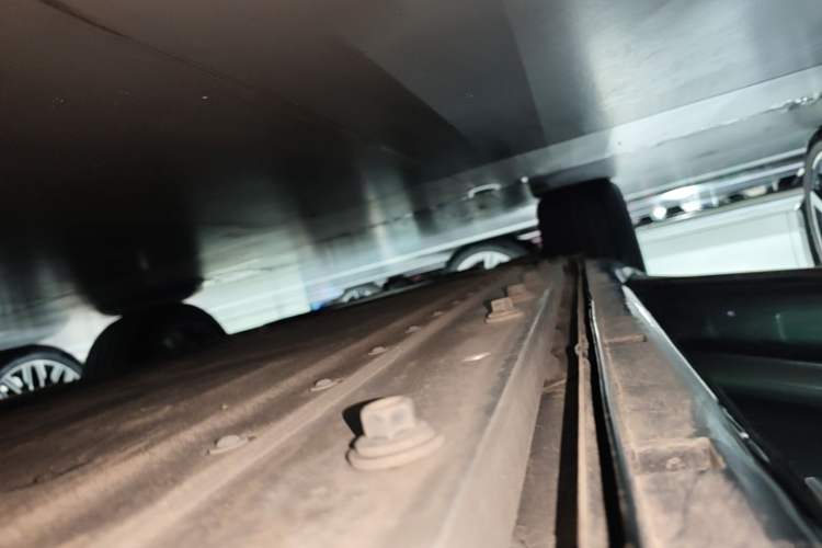 Used VOYAH FREE 2025 Model FREE+ Four-Wheel-Drive Qiankun Edition Left Side Sill