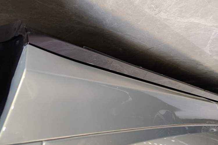 Used VOYAH FREE 2025 Model FREE+ Four-Wheel-Drive Qiankun Edition Left Side Sill