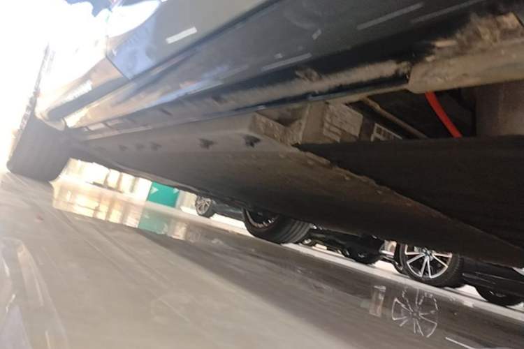 Used VOYAH FREE 2025 Model FREE+ Rear-Drive Qiankun Edition Left Side Sill