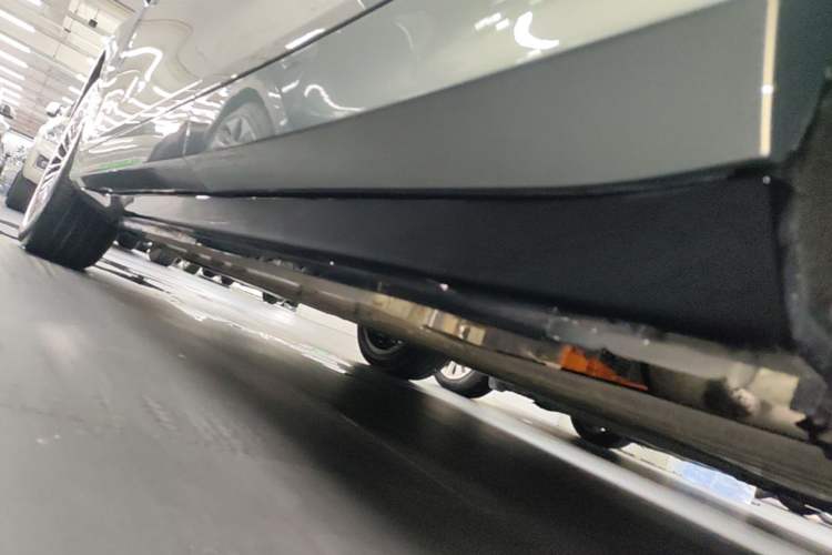 Used VOYAH FREE 2025 Model FREE+ Rear-Drive Qiankun Edition Left Side Sill