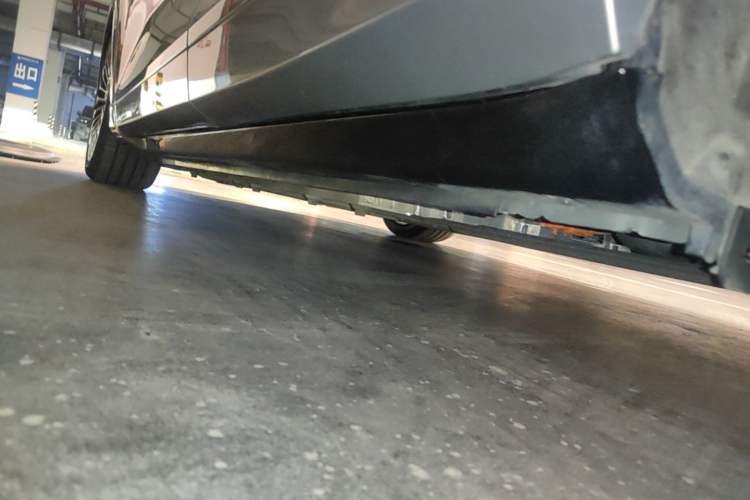 Used VOYAH FREE 2025 Model FREE+ Four-Wheel-Drive Qiankun Edition Left Side Sill