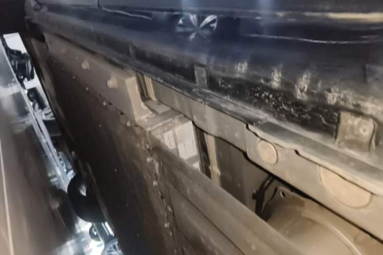 Used VOYAH FREE 2025 318 318 km Rear-Drive Touring Edition Left Side Sill