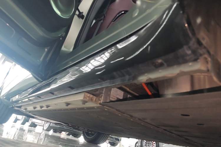 Used VOYAH FREE 2025 Model FREE+ Rear-Drive Qiankun Edition Left Side Sill