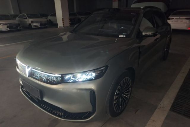 Used VOYAH FREE 2025 Model FREE+ Four-Wheel-Drive Qiankun Edition