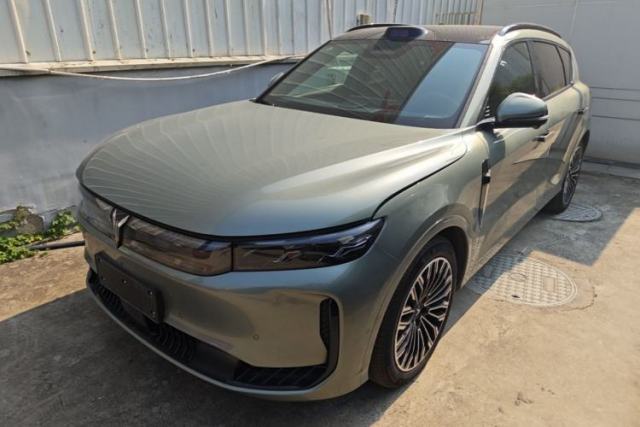 Used VOYAH FREE 2025 Model FREE+ Four-Wheel-Drive Qiankun Edition