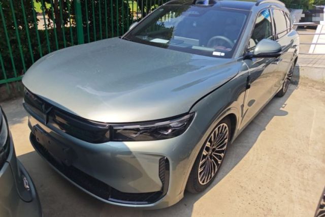Używany VOYAH FREE 2025 Model FREE+ Four-Wheel-Drive Qiankun Edition