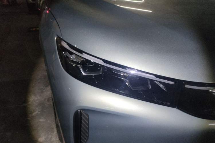 Used VOYAH FREE 2025 Model FREE+ Rear-Drive Qiankun Edition Right Front Headlight