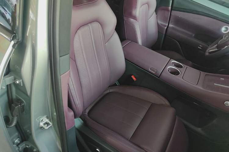 Used VOYAH FREE 2025 Model FREE+ Rear-Drive Qiankun Edition Right Front Seat