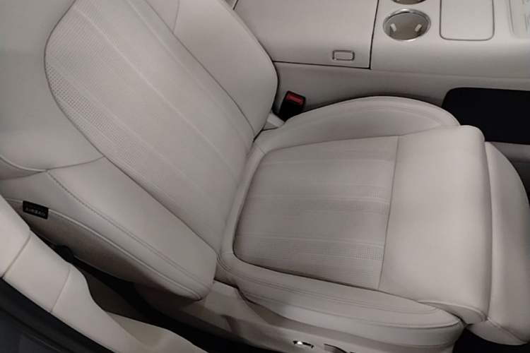 Used VOYAH FREE 2025 Model FREE+ Four-Wheel-Drive Qiankun Edition Right Front Seat