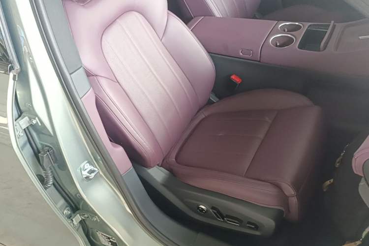 Used VOYAH FREE 2025 Model FREE+ Rear-Drive Qiankun Edition Right Front Seat