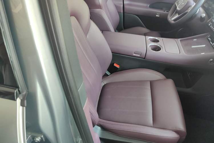 Used VOYAH FREE 2025 Model FREE+ Four-Wheel-Drive Qiankun Edition Right Front Seat