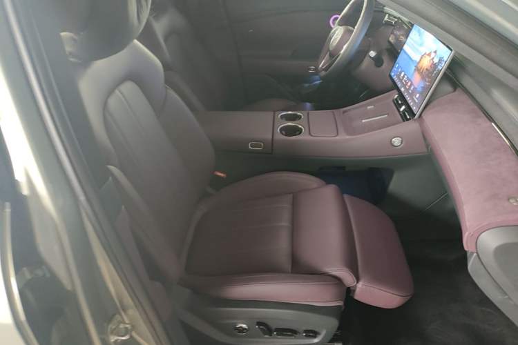 Used VOYAH FREE 2025 Model FREE+ Rear-Drive Qiankun Edition Right Front Seat
