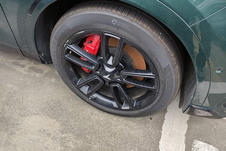 Used VOYAH FREE 2025 318 318 km Rear-Drive Touring Edition Right Front Wheel Hub