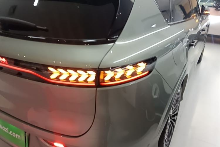 Used VOYAH FREE 2025 Model FREE+ Four-Wheel-Drive Qiankun Edition Right Rear Taillight