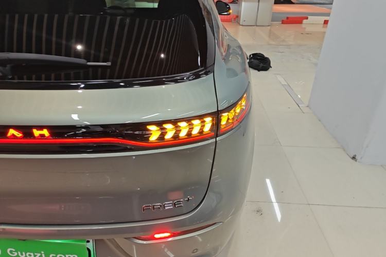 Used VOYAH FREE 2025 Model FREE+ Four-Wheel-Drive Qiankun Edition Right Rear Taillight